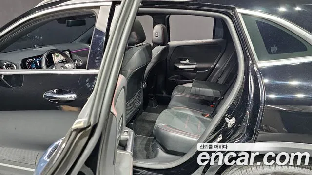 Mercedes-Benz GLA-Class 2023 — фото 12