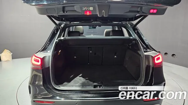 Mercedes-Benz GLA-Class 2023 — фото 20