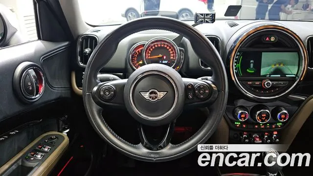 Mini Countryman 2018 — фото 13