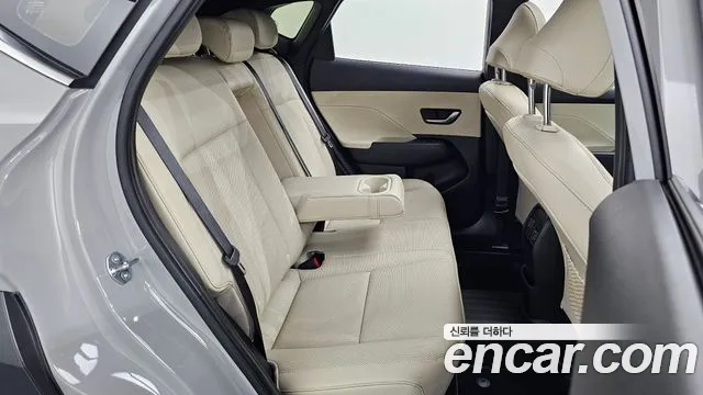 Hyundai Kona 2023 — фото 12