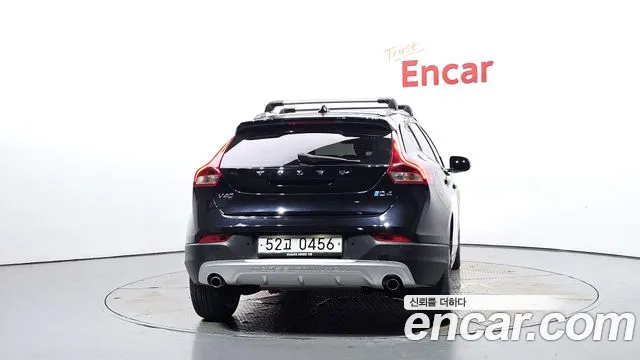 Volvo V40 2015 — фото 4