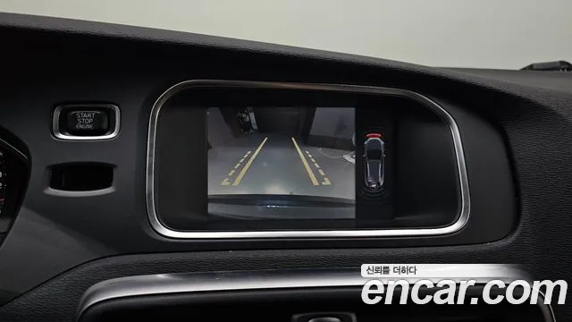 Volvo V40 2015 — фото 16