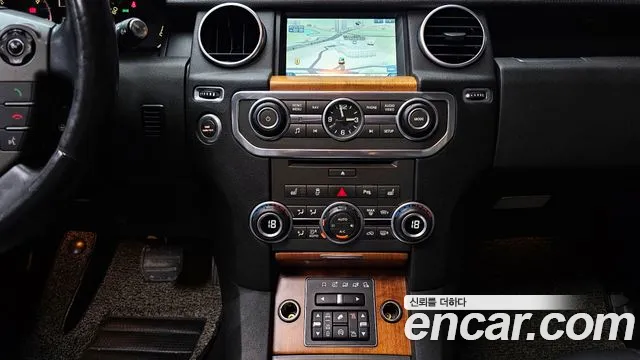 Land Rover Discovery 2014 — фото 16