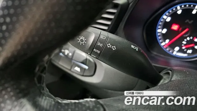 Hyundai Veloster 2022 — фото 18