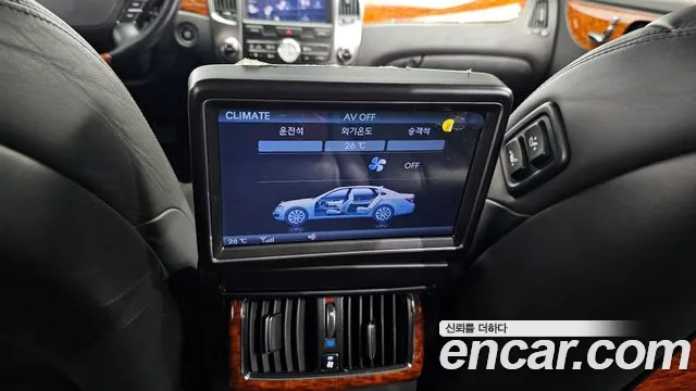 Hyundai Equus 2010 — фото 17