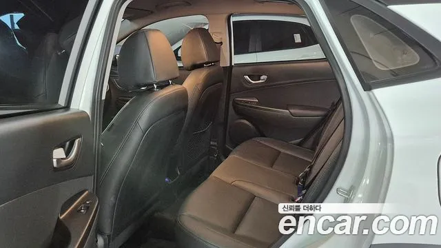 Hyundai Kona 2023 — фото 12