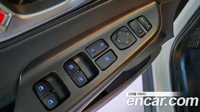 Hyundai Kona 2023 — фото 18