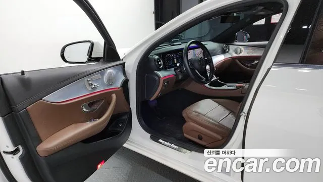Mercedes-Benz E-Class 2021 — фото 10