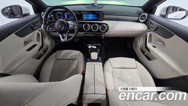Mercedes-Benz A-Class 2023 — фото 7