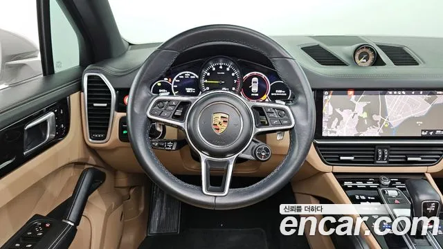 Porsche Cayenne 2021 — фото 13