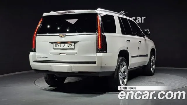 Cadillac Escalade 2018 — фото 2