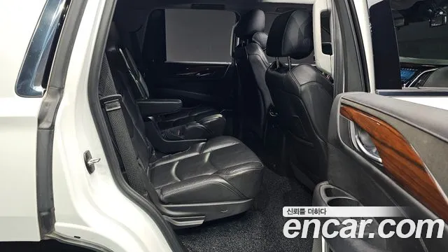 Cadillac Escalade 2018 — фото 11