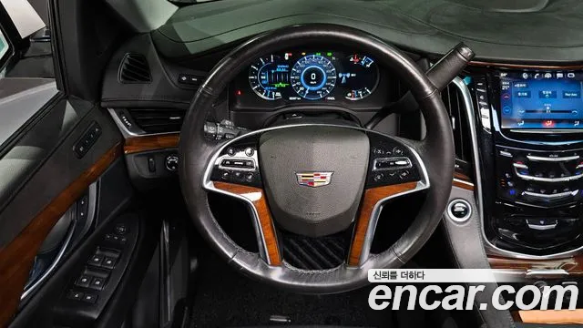 Cadillac Escalade 2018 — фото 13
