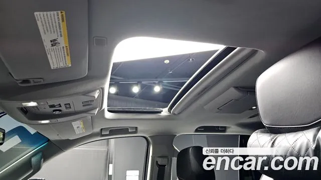 Cadillac Escalade 2018 — фото 16