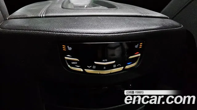 Cadillac Escalade 2018 — фото 19