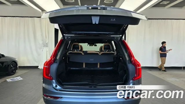 Volvo XC90 2018 — фото 20