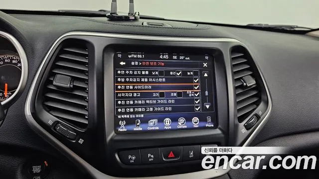 Jeep Cherokee 2017 — фото 16