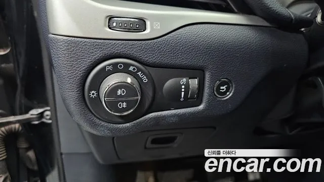 Jeep Cherokee 2017 — фото 18
