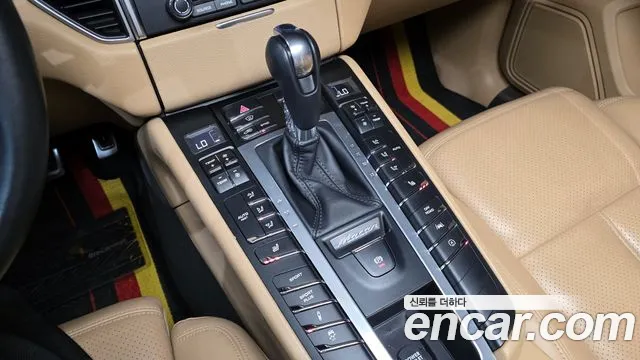 Porsche Macan 2018 — фото 9