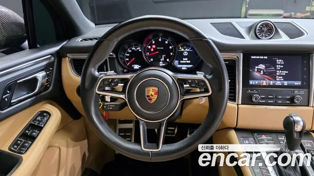 Porsche Macan 2018 — фото 13
