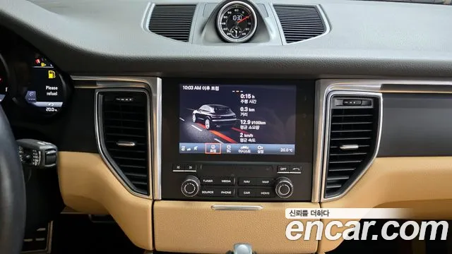 Porsche Macan 2018 — фото 18
