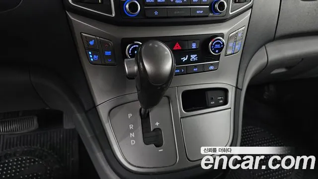 Hyundai Starex 2019 — фото 9