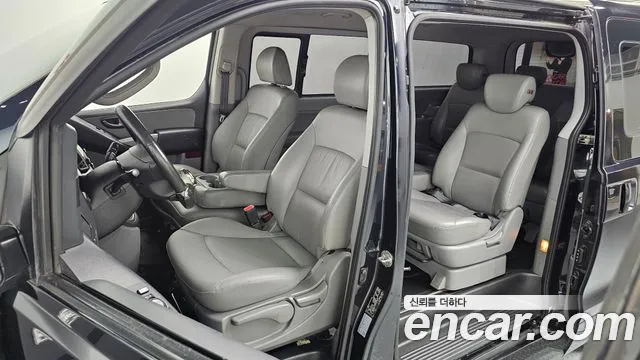 Hyundai Starex 2019 — фото 11