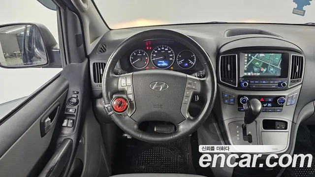 Hyundai Starex 2019 — фото 12