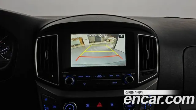 Hyundai Starex 2019 — фото 15
