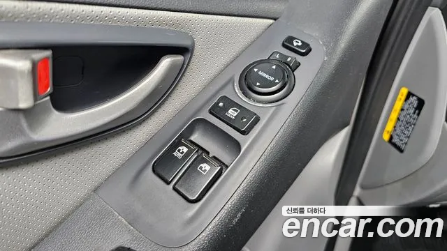 Hyundai Starex 2019 — фото 16