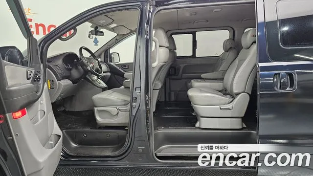 Hyundai Starex 2019 — фото 19