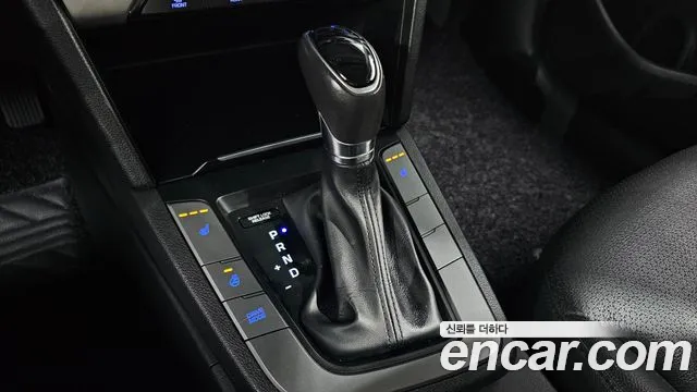 Hyundai AVANTE 2017 — фото 9