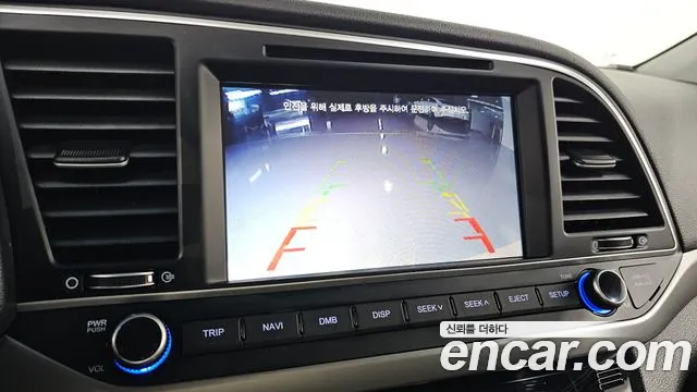 Hyundai AVANTE 2017 — фото 18