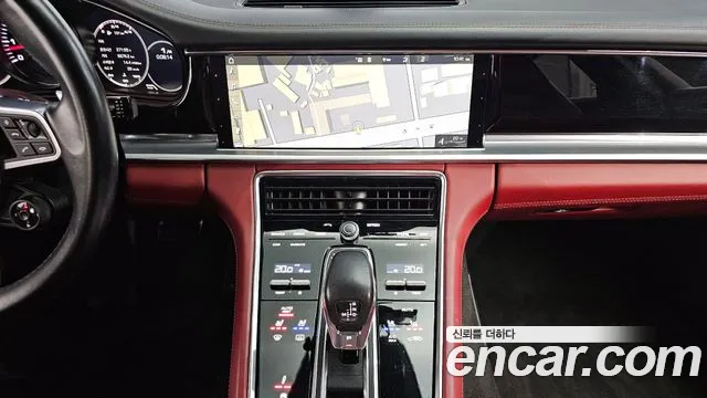 Porsche Panamera 2018 — фото 15
