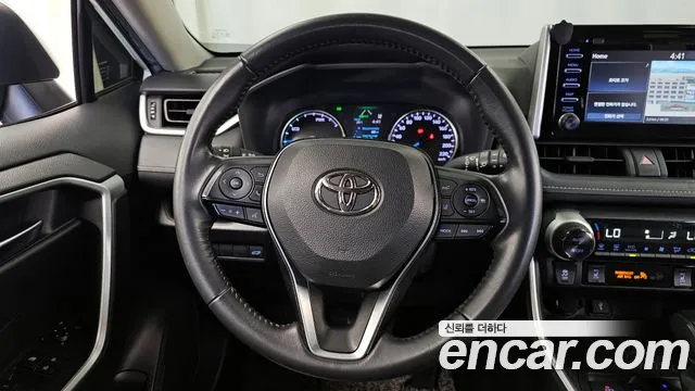 Toyota RAV4 2021 — фото 13
