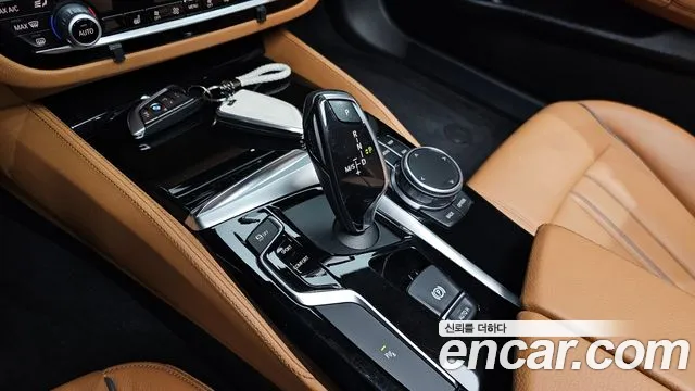 BMW 5-Series 2018 — фото 9