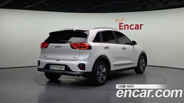 Kia Niro 2022 — фото 2