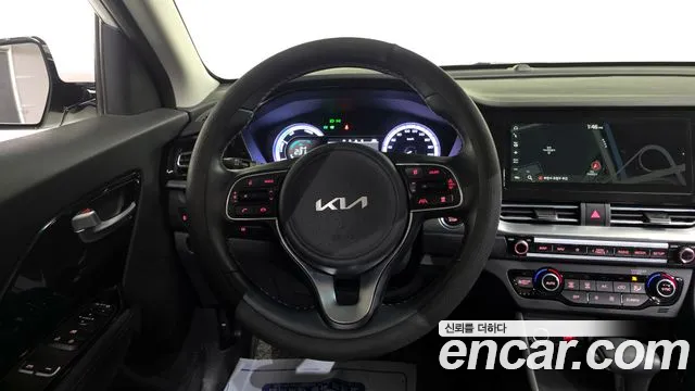 Kia Niro 2022 — фото 13