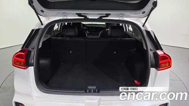Kia Niro 2022 — фото 20