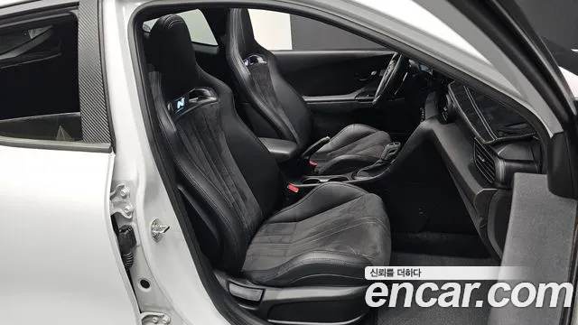 Hyundai Veloster 2021 — фото 10