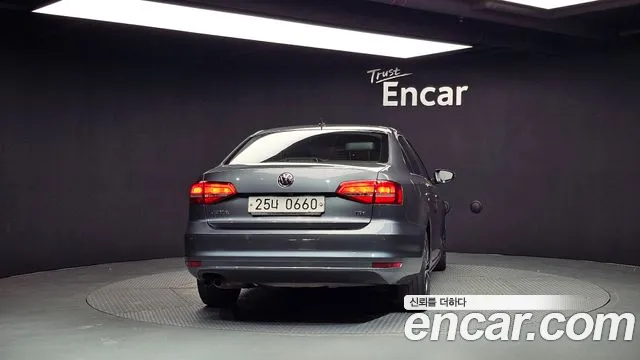 Volkswagen Jetta 2015 — фото 4
