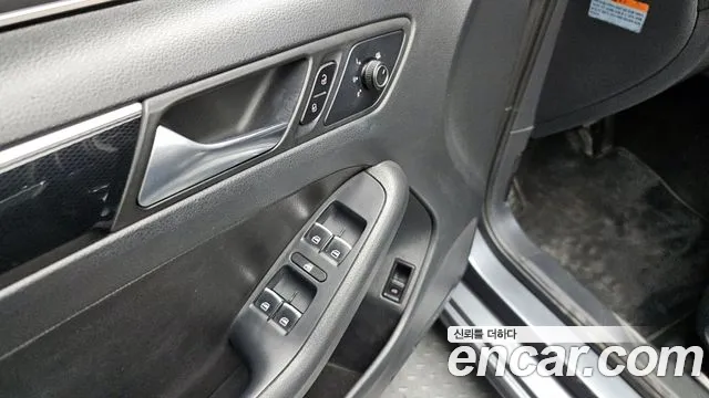 Volkswagen Jetta 2015 — фото 19