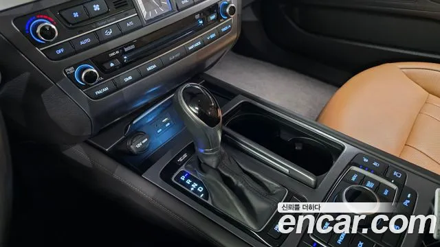 Hyundai Genesis 2016 — фото 9