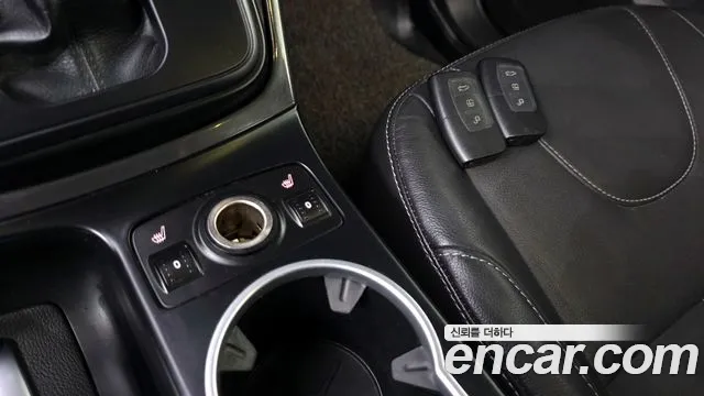 Ford Kuga 2016 — фото 15