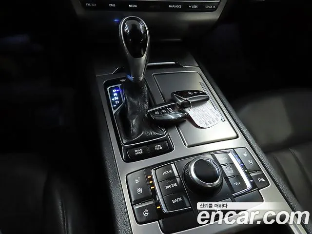 Hyundai Genesis 2016 — фото 11