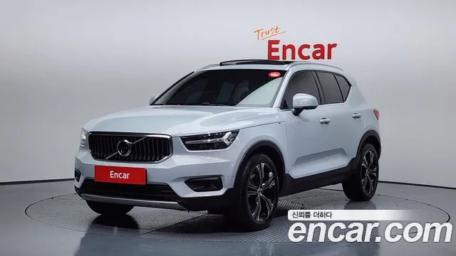 Volvo XC40 2020 — фото 1