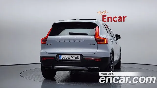 Volvo XC40 2020 — фото 4