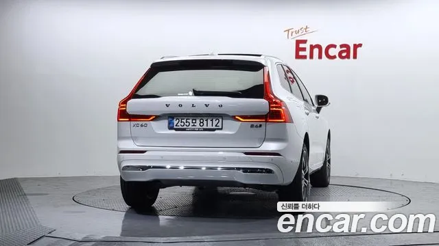 Volvo XC60 2025 — фото 4