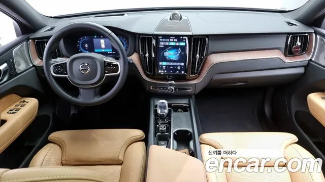 Volvo XC60 2025 — фото 7