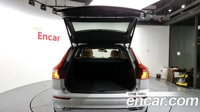 Volvo XC60 2025 — фото 20